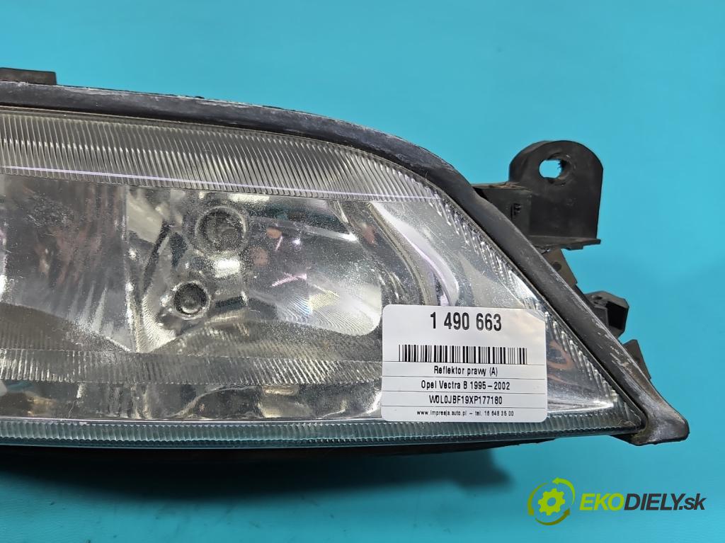 Opel Vectra B 1995-2002 1.8 16V 125 hp manual 92 kW 1796 cm3 4- světlo pravý 90586845 (Pravé přední světlo)