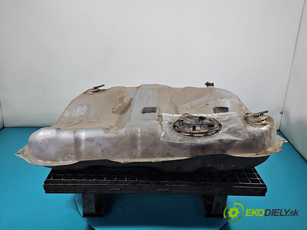 Toyota Avensis I T22 1997-2003 1.6 vvti 110 hp manual 81 kW 1598 cm3 4- Nádrž: paliva  (Palivová nádrž)