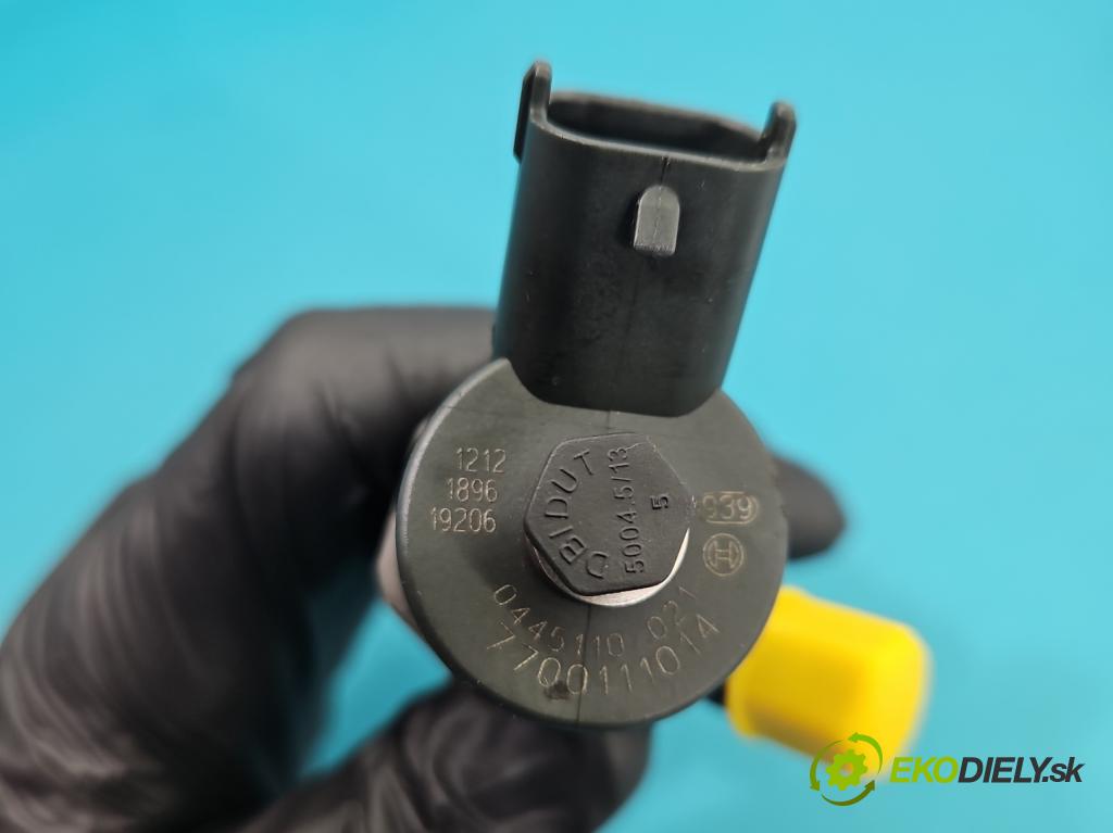 Volvo V40 I 1995-2004 1.9 dci 116 HP manual 85 kW 1870 cm3 5- vstrek 0445110021 (Vstrekovač paliva)