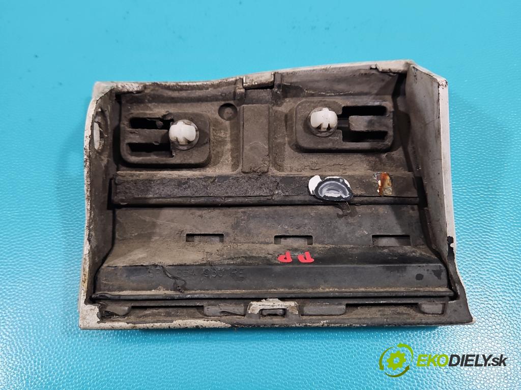 Audi Q5 2008-2016 2.0 tdi 170 HP manual 125 kW 1968 cm3 5- lišta blatník predné pravé 8R0854960E