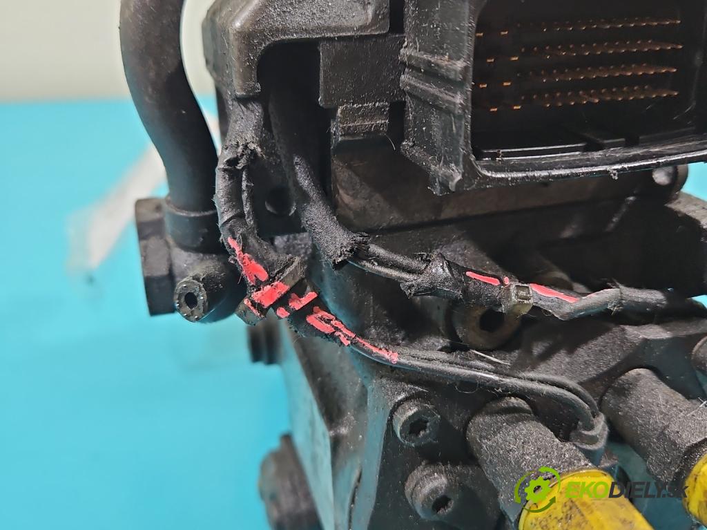 Opel Vectra C 2002-2008 2.0 dti 101 HP manual 74 kW 1995 cm3 4- čerpadlo vstrekovacia 0470504204 (Vstrekovacie čerpadlo)