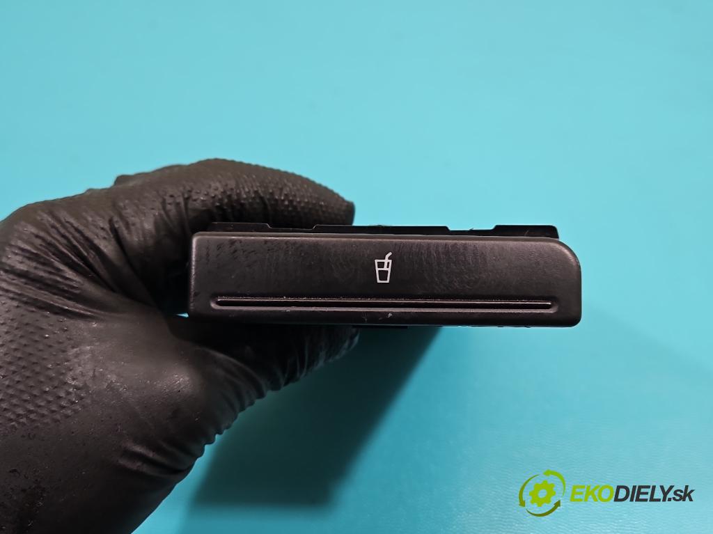 Audi A4 B7 2004-2008 1.9 TDI 116 HP manual 85 kW 1896 cm3 5- Rukojeť: na nápoje: 8E1862534 (Držiak (úchyt) na nápoje)