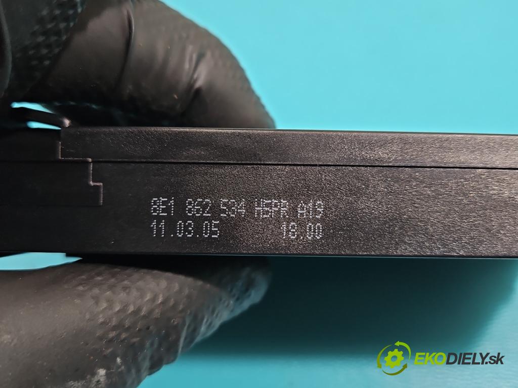 Audi A4 B7 2004-2008 1.9 TDI 116 HP manual 85 kW 1896 cm3 5- Rukojeť: na nápoje: 8E1862534 (Držiak (úchyt) na nápoje)