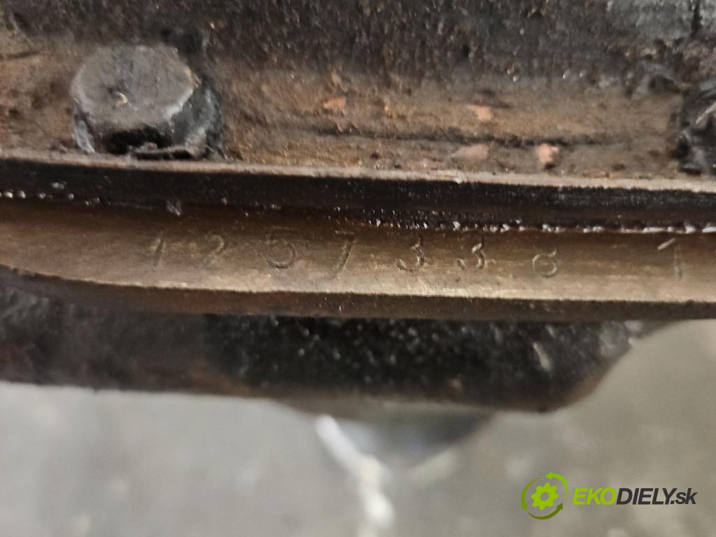 Polonez Caro / Atu 1.6 87 HP manual 64 kW 1598 cm3 5- Most: zadní: