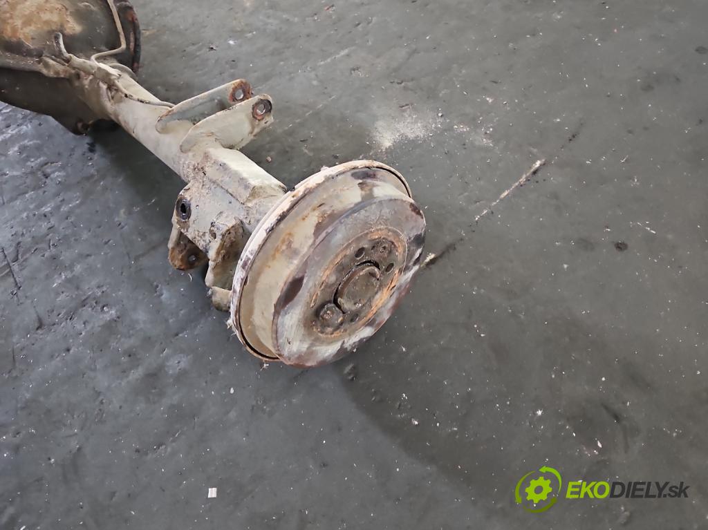 Polonez Caro / Atu 1.6 87 HP manual 64 kW 1598 cm3 5- Most: zadní: