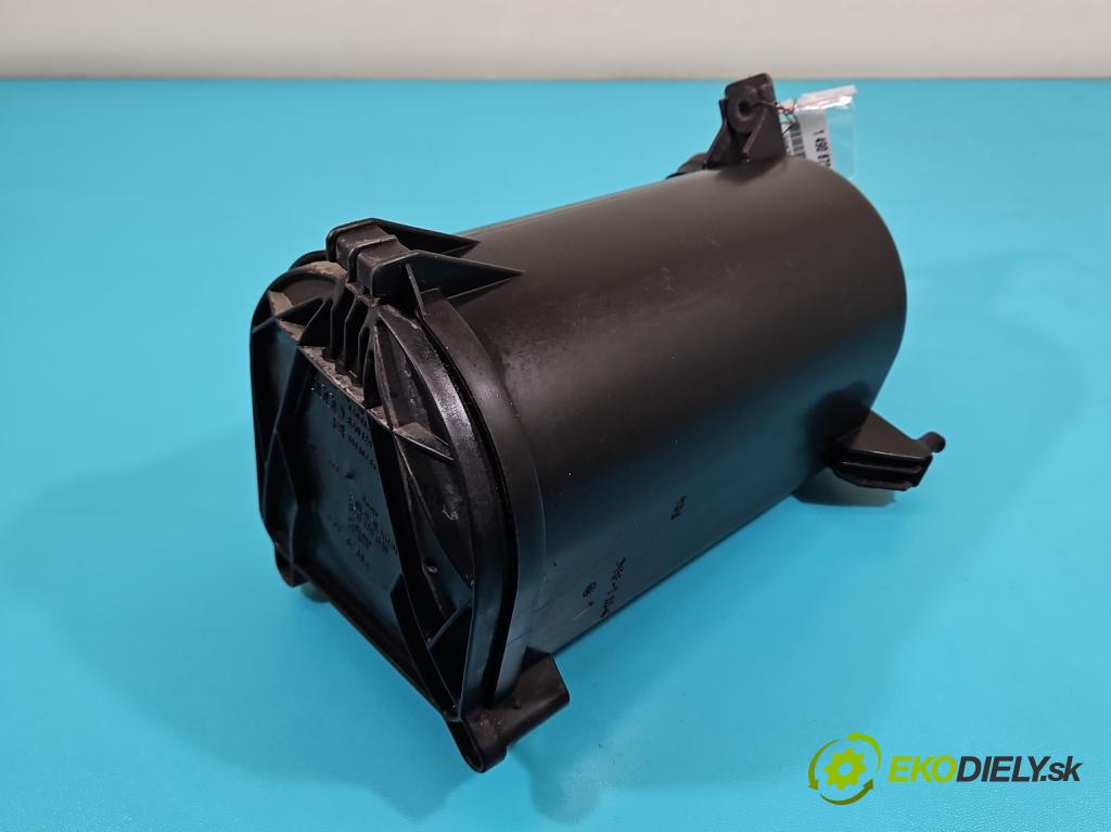 Audi A2 1.4 16V 75 HP manual 55 kW 1390 cm3 5- obal filtra vzduchu 8Z0129607C (Obal vzduchového filtra)