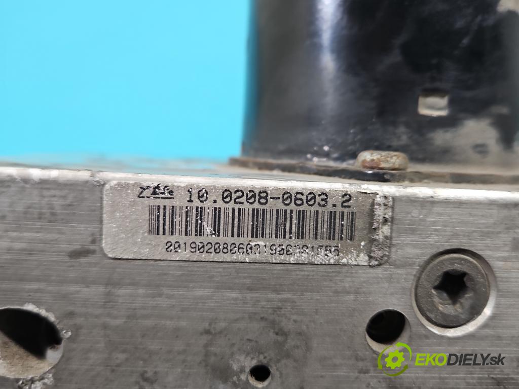 Audi A2 1.4 16V 75 hp manual 55 kW 1390 cm3 5- čerpadlo abs 8Z0907379B (Pumpa ABS)