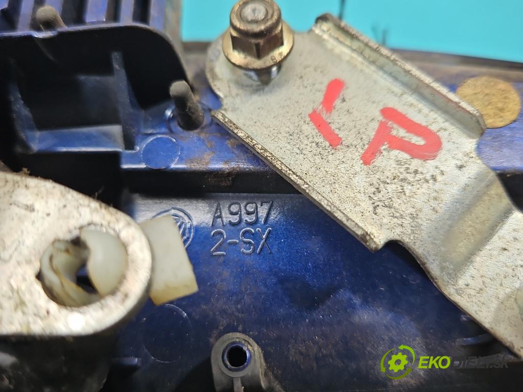 Fiat Punto Grande 1.3 JTD 69KM manual 51 kW 1300 cm3 3- rukoväť predné ľavé mimo:  (Kľučka dverí vonkajšia predná ľavá)