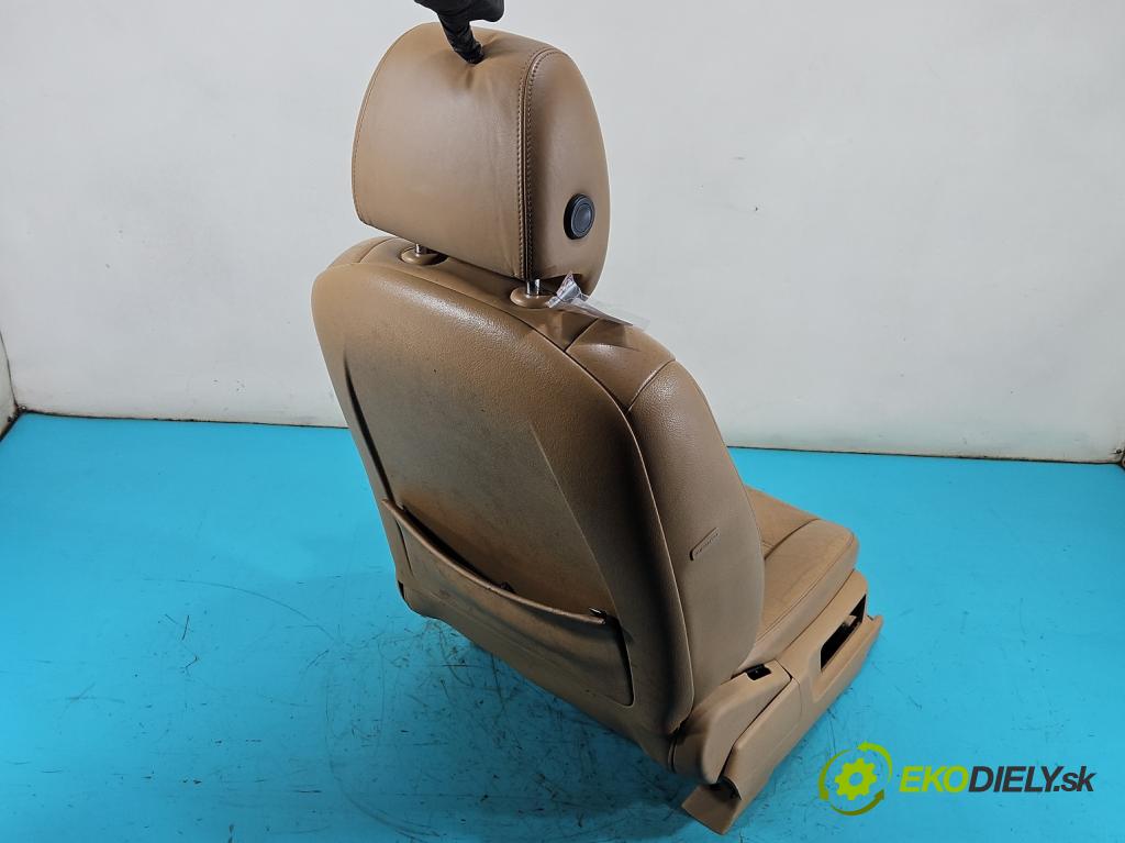 Porsche Cayenne I 2002-2010 3.2 V6 250 HP automatic 184 kW 3189 cm3 5- Sedačka pravý  (Sedadlo)