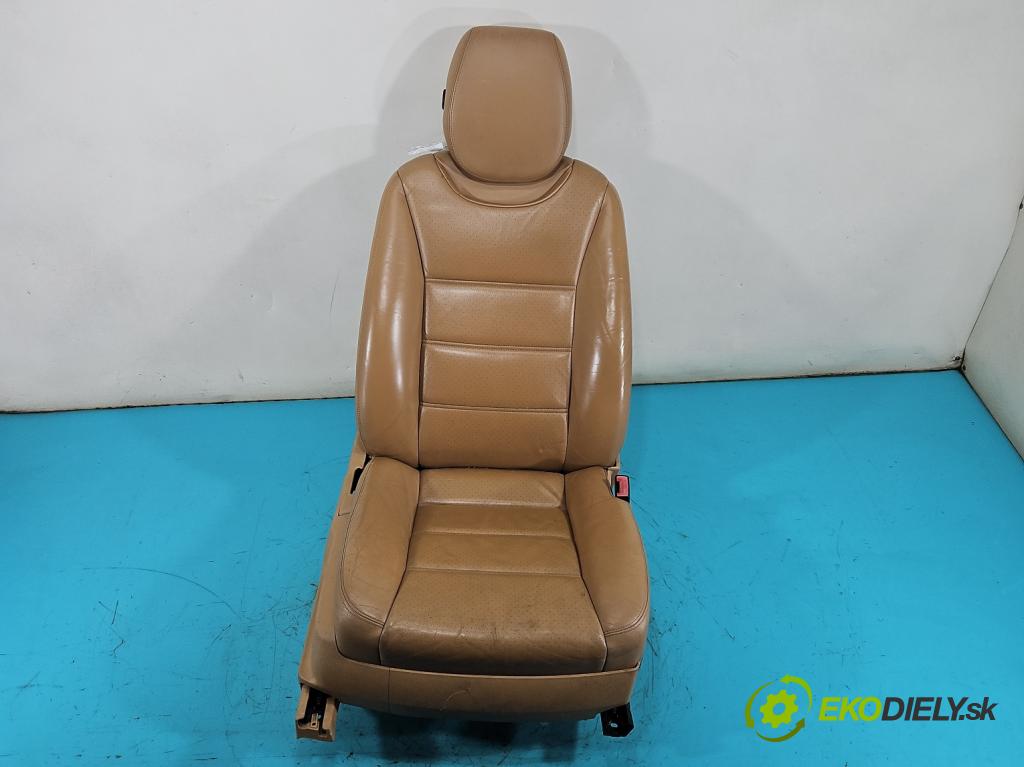 Porsche Cayenne I 2002-2010 3.2 V6 250 HP automatic 184 kW 3189 cm3 5- Sedačka pravý  (Sedadlo)