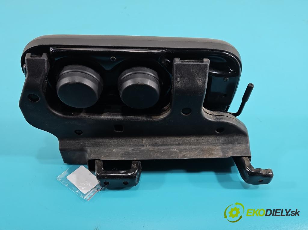 Honda CR-V II 2001-2006 2.2 i-CTDi 140 HP manual 103 kW 2204 cm3 5- Rukojeť: na nápoje:  (Držiak (úchyt) na nápoje)