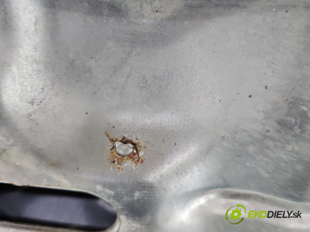 Honda CR-V II 2001-2006 2.2 i-CTDi 140 HP manual 103 kW 2204 cm3 5- kapota predná