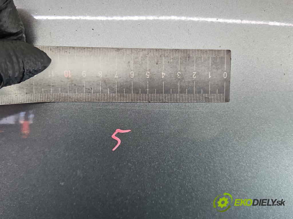 Honda CR-V II 2001-2006 2.2 i-CTDi 140 HP manual 103 kW 2204 cm3 5- kapota predná