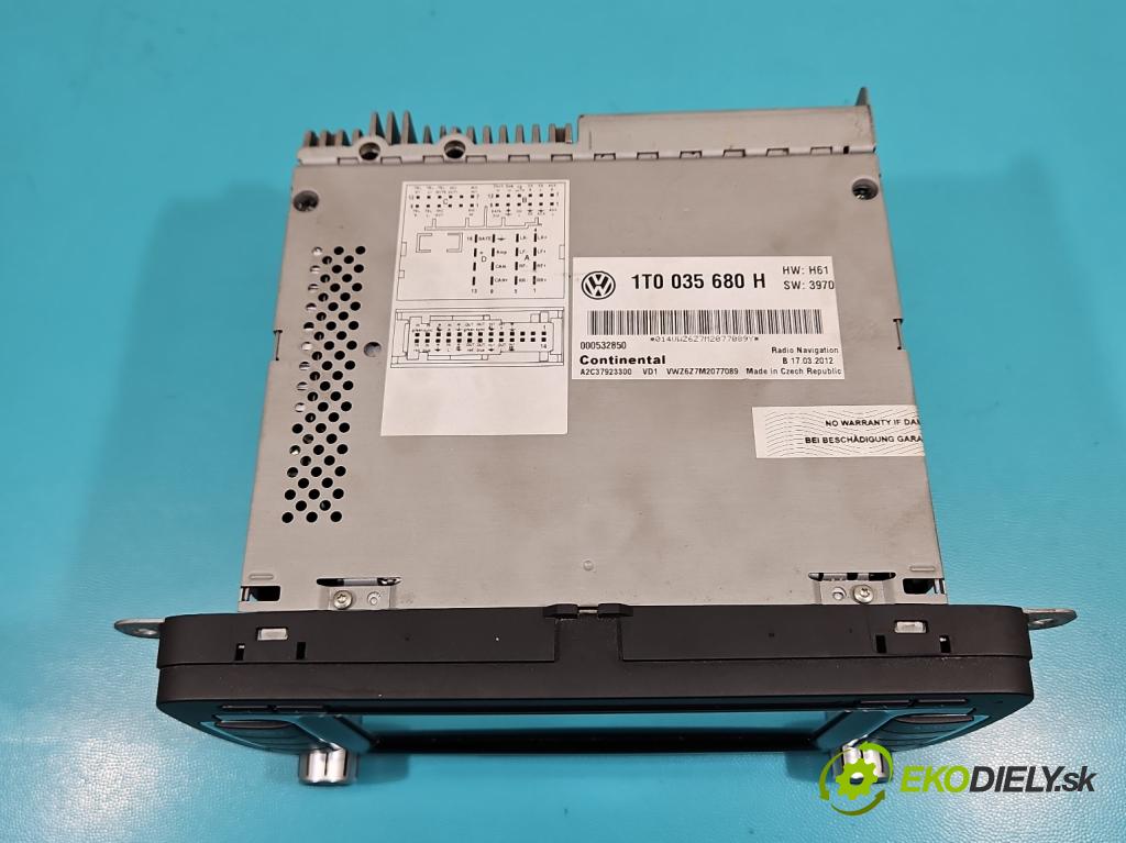 Vw Passat B7 2010-2014 2.0 tdi 140 HP automatic 103 kW 1968 cm3 5- Radio originál 1T0035680H