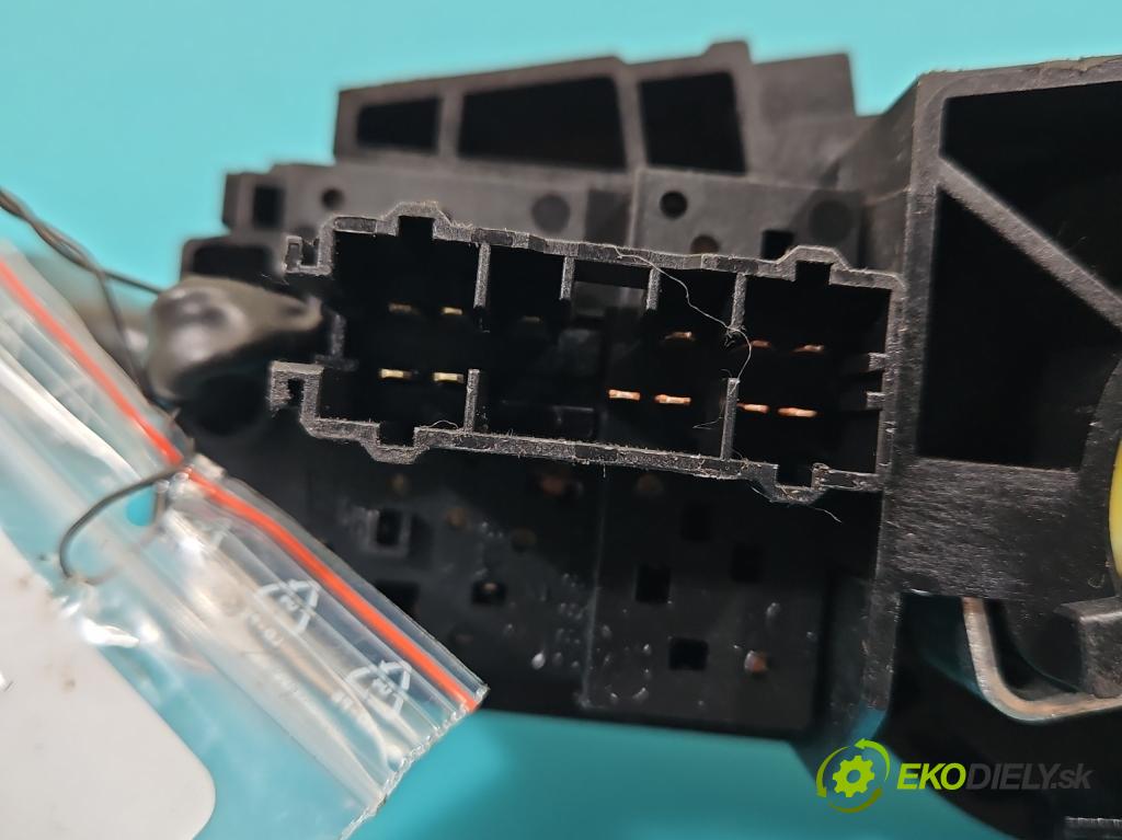 Honda CR-V II 2001-2006 2.2 i-CTDi 140 HP manual 103 kW 2204 cm3 5- prepínač komplex: 35250S6EE211M1 (Prepínacie páčky pod volantom)