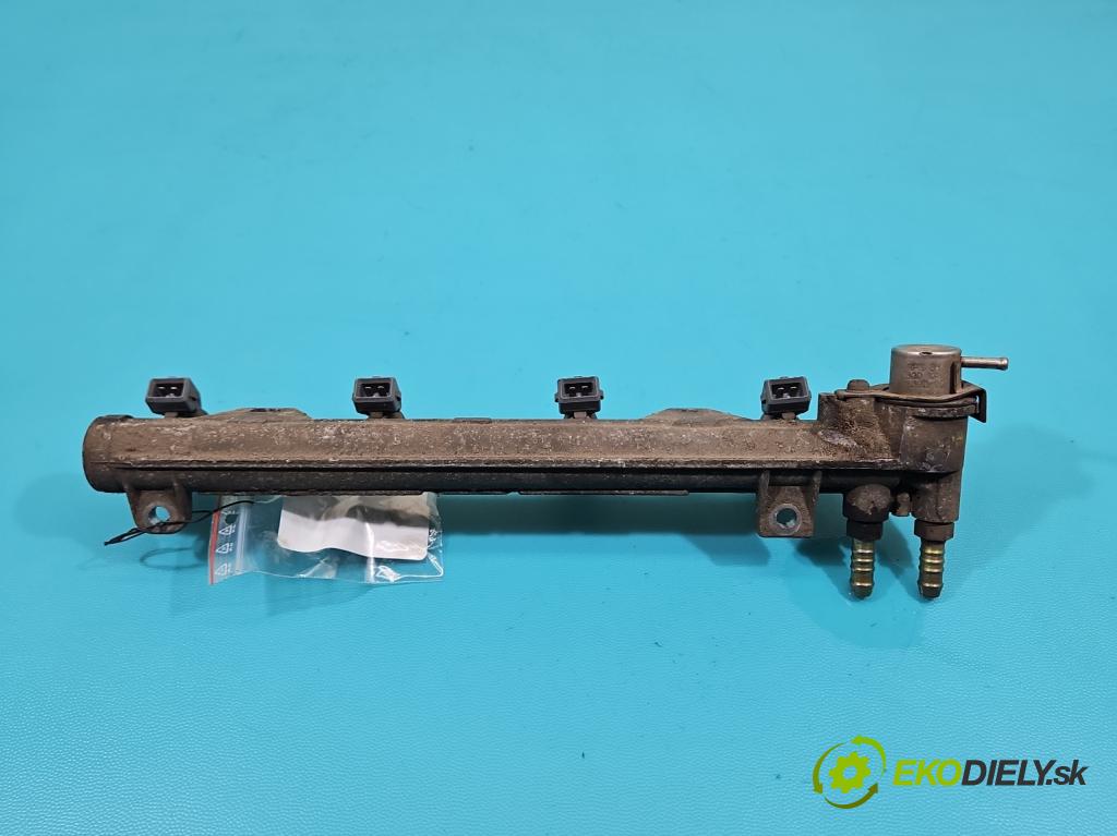 Audi A2 1.4 16V 75 HP manual 55 kW 1390 cm3 5- vstrek IWP058 (Vstrekovač paliva)