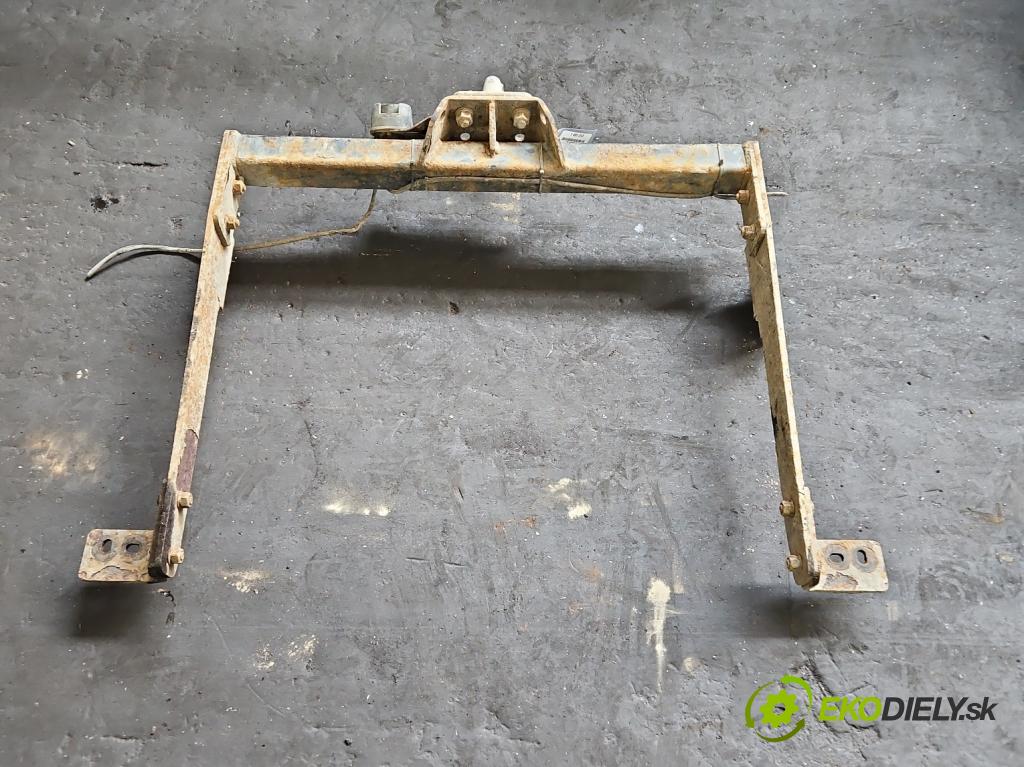 Renault Master II 1998-2010 2.5 dci 99 hp manual 73 kW 2463 cm3 5- oko tažné  (Tažné zařízení)