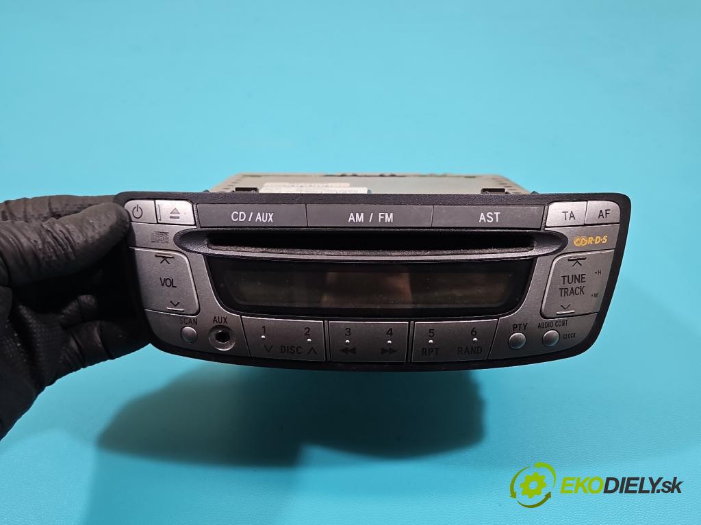 Toyota Aygo 2005-2014 1.0 VVTI 68 HP manual 50 kW 998 cm3 5- Radio originál 86120-0H010