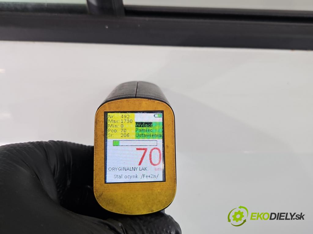 Skoda Rapid 2012-2019 1.6 tdi 90 hp manual 66 kW 1598 cm3 5- dveře zadní pravé  (Klika dveří ostatní)