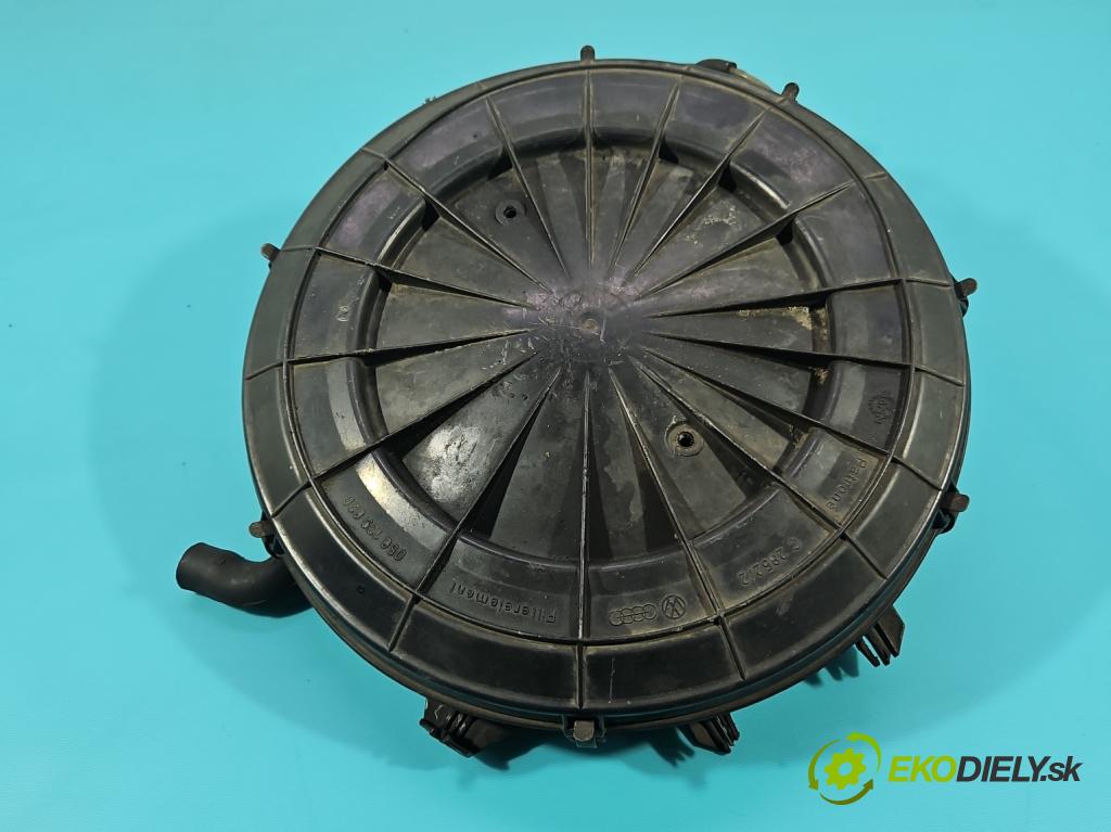 Audi 80 B3 1986-1991 1.8 90 HP manual 66 kW 1781 cm3 4- obal filtra vzduchu 050129607C (Obal vzduchového filtra)