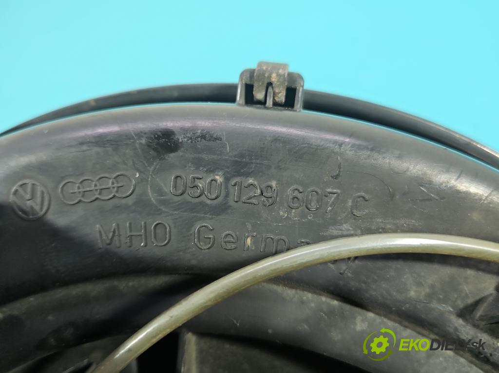 Audi 80 B3 1986-1991 1.8 90 HP manual 66 kW 1781 cm3 4- obal filtra vzduchu 050129607C (Obal vzduchového filtra)