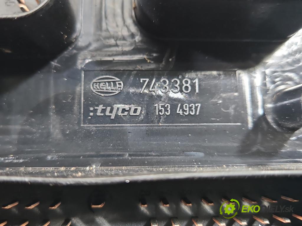 Opel Astra III 2004-2014 1.4 16V 90 hp manual 66 kW 1364 cm3 5- skříňka pojistková 13206752 (Pojistková skříňka)