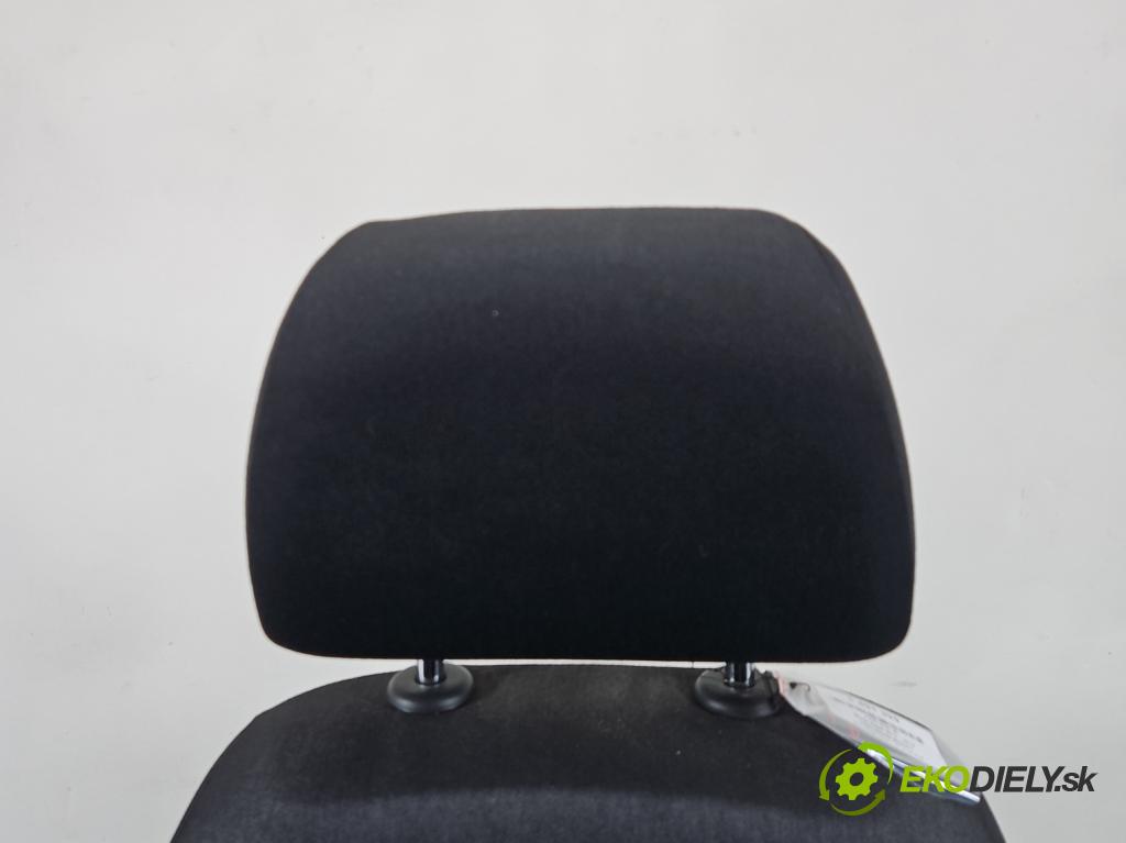 Skoda Rapid 2012-2019 1.6 tdi 90 HP manual 66 kW 1598 cm3 5- Sedačka ľavý  (Sedadlo)