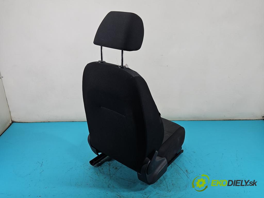 Skoda Rapid 2012-2019 1.6 tdi 90 HP manual 66 kW 1598 cm3 5- Sedačka pravý  (Sedadlo)