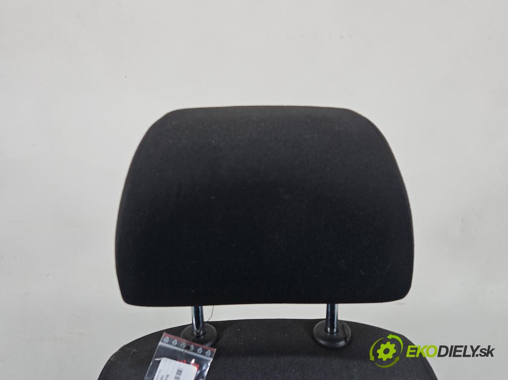 Skoda Rapid 2012-2019 1.6 tdi 90 HP manual 66 kW 1598 cm3 5- Sedačka pravý  (Sedadlo)