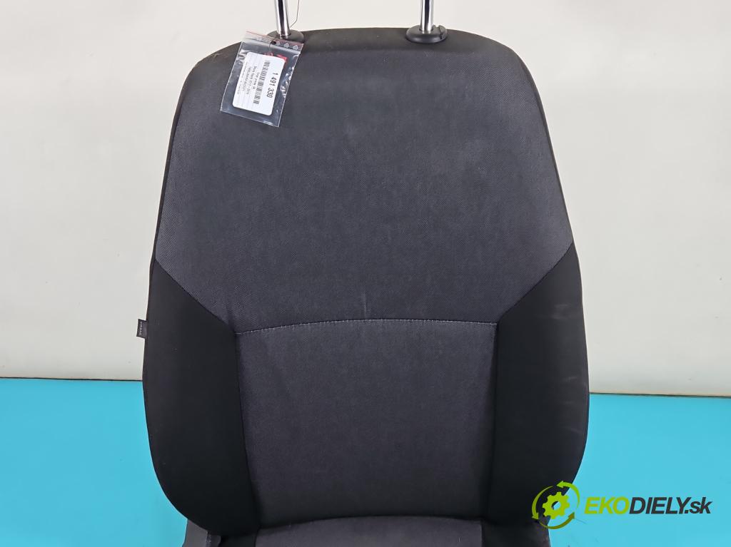 Skoda Rapid 2012-2019 1.6 tdi 90 HP manual 66 kW 1598 cm3 5- Sedačka pravý  (Sedadlo)