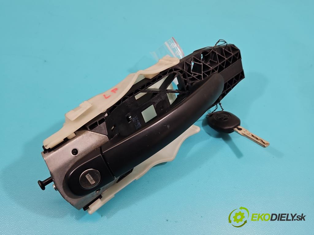 Skoda Rapid 2012-2019 1.6 tdi 90 HP manual 66 kW 1598 cm3 5- rukoväť predné ľavé mimo:  (Kľučka dverí vonkajšia predná ľavá)