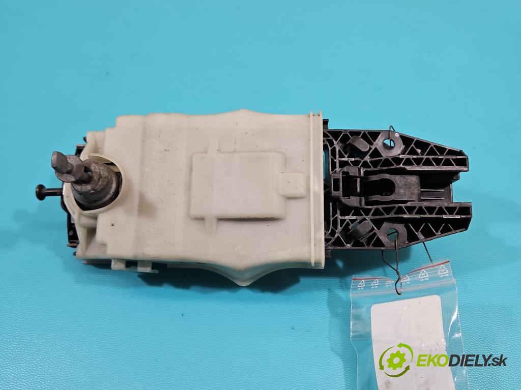 Skoda Rapid 2012-2019 1.6 tdi 90 HP manual 66 kW 1598 cm3 5- rukoväť predné ľavé mimo:  (Kľučka dverí vonkajšia predná ľavá)