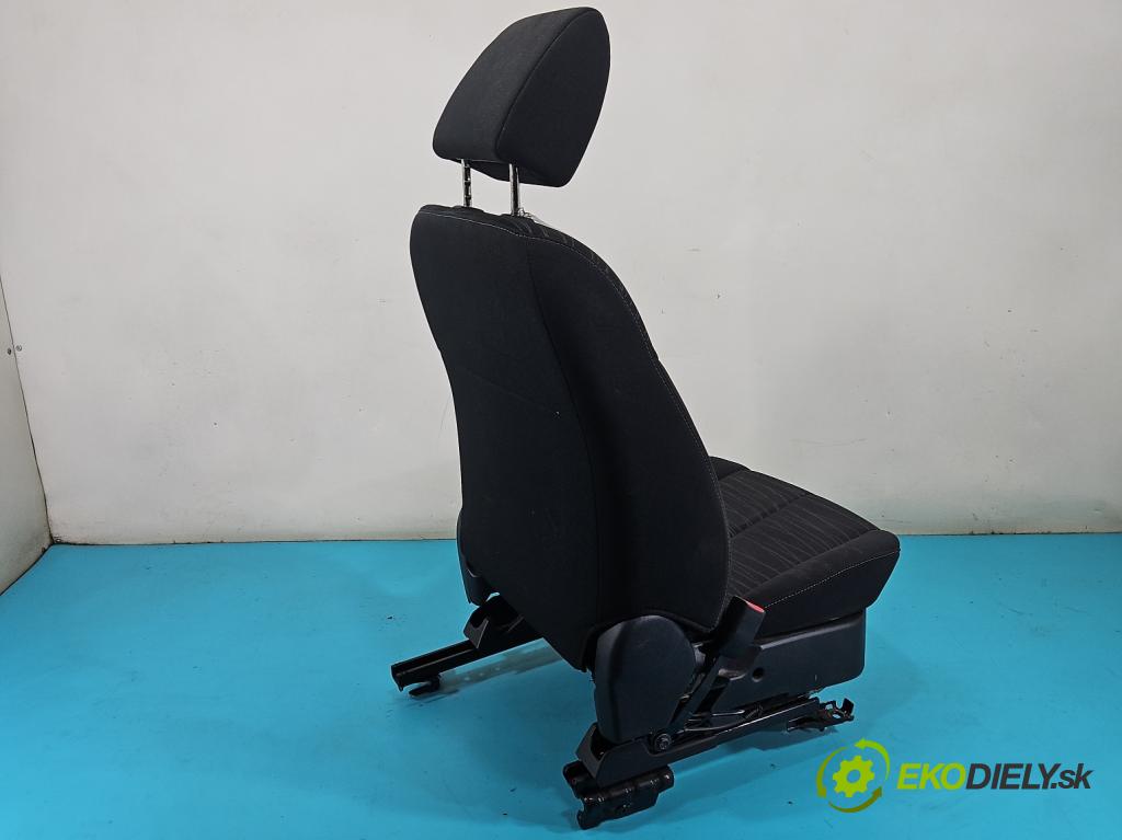 Mazda 2 II 2007-2014 1.3 16V 75 HP manual 55 kW 1349 cm3 5- Sedačka ľavý  (Sedadlo)