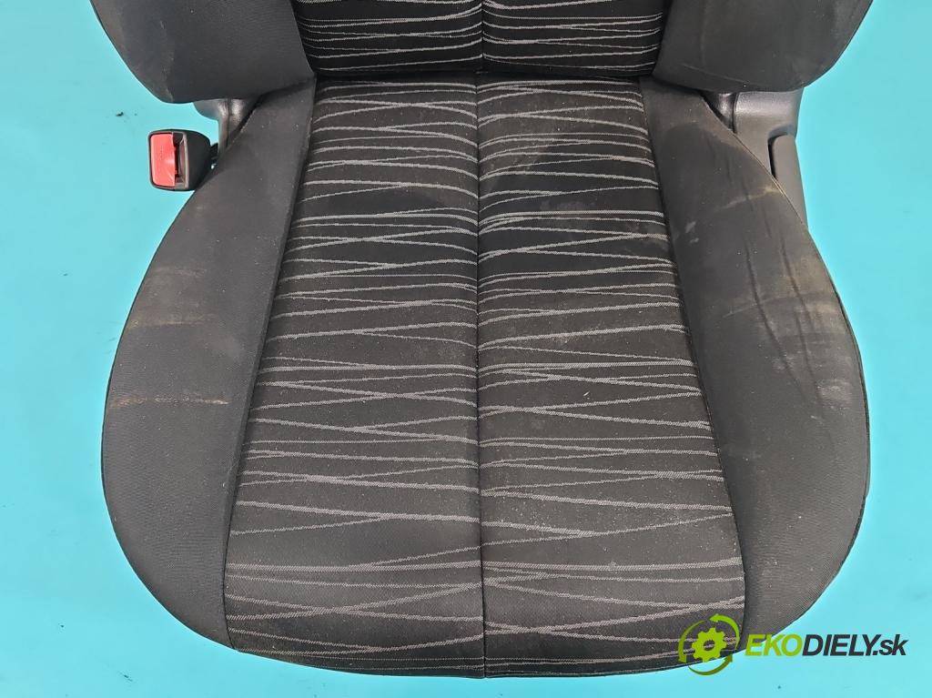 Mazda 2 II 2007-2014 1.3 16V 75 HP manual 55 kW 1349 cm3 5- Sedačka ľavý  (Sedadlo)