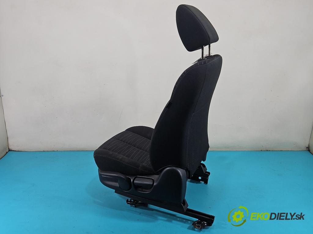 Mazda 2 II 2007-2014 1.3 16V 75 HP manual 55 kW 1349 cm3 5- Sedačka ľavý  (Sedadlo)