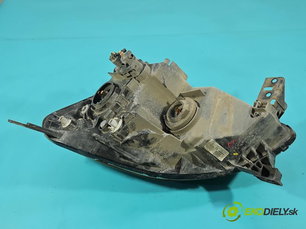 Honda CR-V II 2001-2006 2.2 i-CTDi 140 HP manual 103 kW 2204 cm3 5- Reflektor: pravý 33100-SCA-G010-M1 (Svetlo predné pravé)