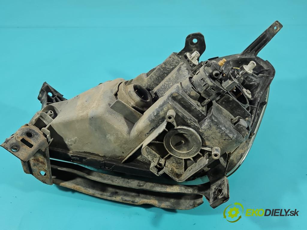 Honda CR-V II 2001-2006 2.2 i-CTDi 140 HP manual 103 kW 2204 cm3 5- Reflektor: pravý 33100-SCA-G010-M1 (Svetlo predné pravé)