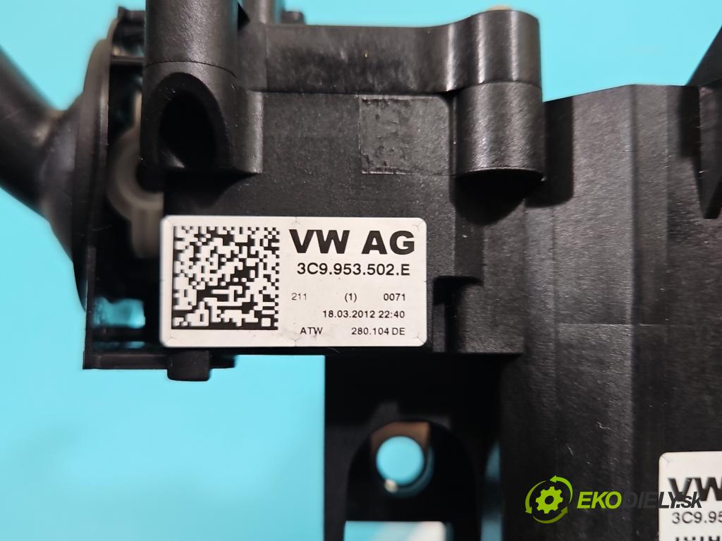 Vw Passat B7 2010-2014 2.0 tdi 140 HP automatic 103 kW 1968 cm3 5- prepínač komplex: 3C9953502E (Prepínacie páčky pod volantom)