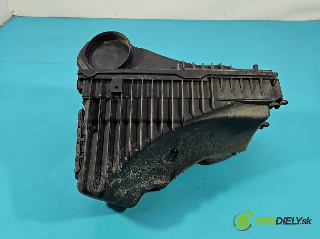 Porsche Cayenne I 2002-2010 3.2 V6 250 HP automatic 184 kW 3189 cm3 5- obal filtra vzduchu 7L5128607F (Obal vzduchového filtra)