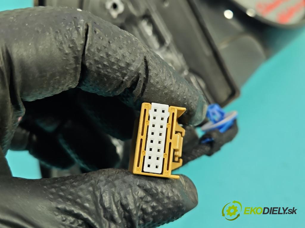 Porsche Cayenne I 2002-2010 3.2 V6 250 HP automatic 184 kW 3189 cm3 5- zrkadlo pravé  (Kľučka dverí ostatné)