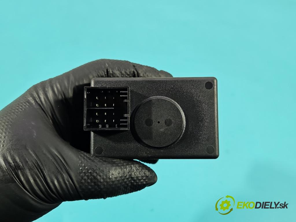 Porsche Cayenne I 2002-2010 3.2 V6 250 HP automatic 184 kW 3189 cm3 5- Spínačka 3D0905865E (Spínacia skrinka)