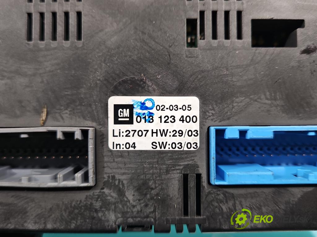 Opel Corsa C 2000-2006 1.2 16V 80 HP manual 59 kW 1229 cm3 3- panel kúrenia 013123400