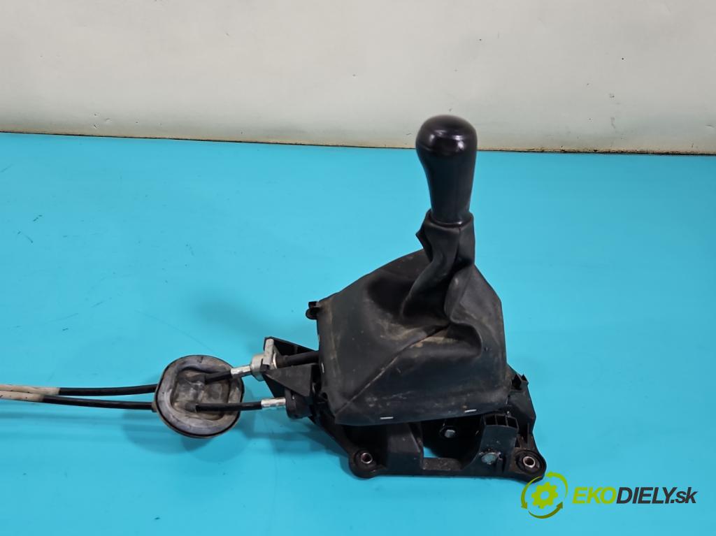 Honda CR-V II 2001-2006 2.2 i-CTDi 140 HP manual 103 kW 2204 cm3 5- Páka: Změny: stupeň,rýchlosť  (Rýchlostná páka (kulisa))