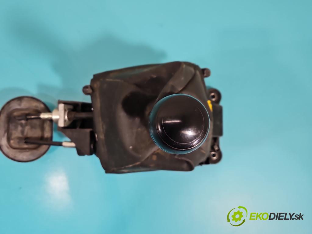 Honda CR-V II 2001-2006 2.2 i-CTDi 140 HP manual 103 kW 2204 cm3 5- Páka: Změny: stupeň,rýchlosť  (Rýchlostná páka (kulisa))