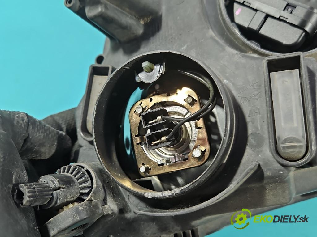 Skoda Rapid 2012-2019 1.6 tdi 90 HP manual 66 kW 1598 cm3 5- Reflektor: pravý 5JB941016 (Svetlo predné pravé)