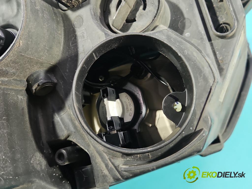 Skoda Rapid 2012-2019 1.6 tdi 90 HP manual 66 kW 1598 cm3 5- Reflektor: pravý 5JB941016 (Svetlo predné pravé)