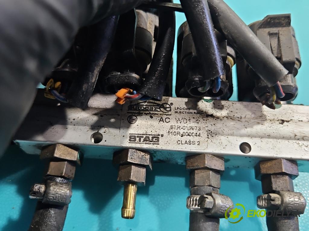 Vw Golf IV 1997-2003 1.6 SR 101 hp manual 74 kW 1595 cm3 3- instalace LPG STAG 4 QBOX BASIC