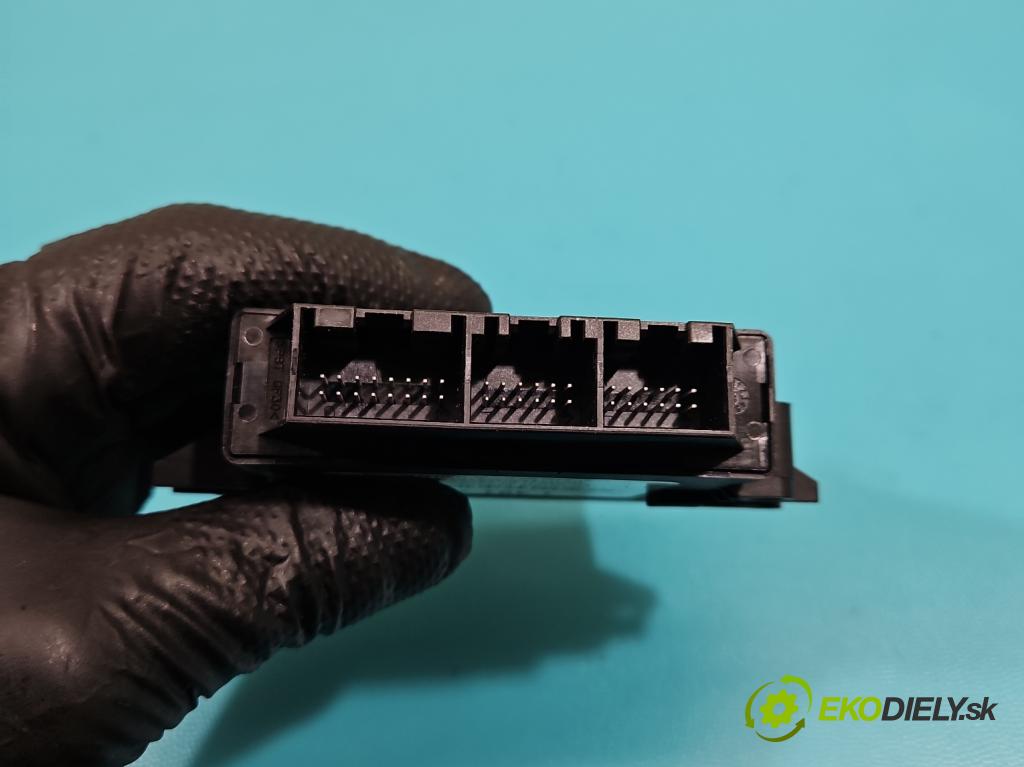 Vw Passat B7 2010-2014 2.0 tdi 140 HP automatic 103 kW 1968 cm3 5- riadiaca jednotka parkovaní: 3AA919475L