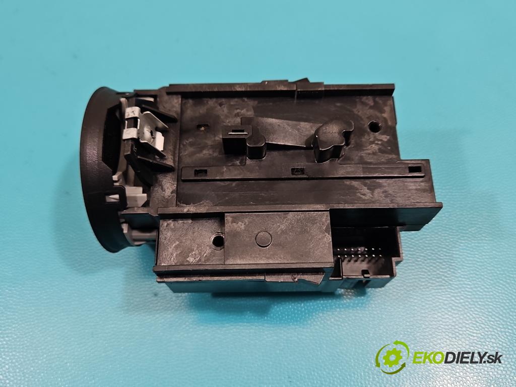 Vw Passat B7 2010-2014 2.0 tdi 140 HP automatic 103 kW 1968 cm3 5- Spínačka 3C0905843AE (Spínacia skrinka)