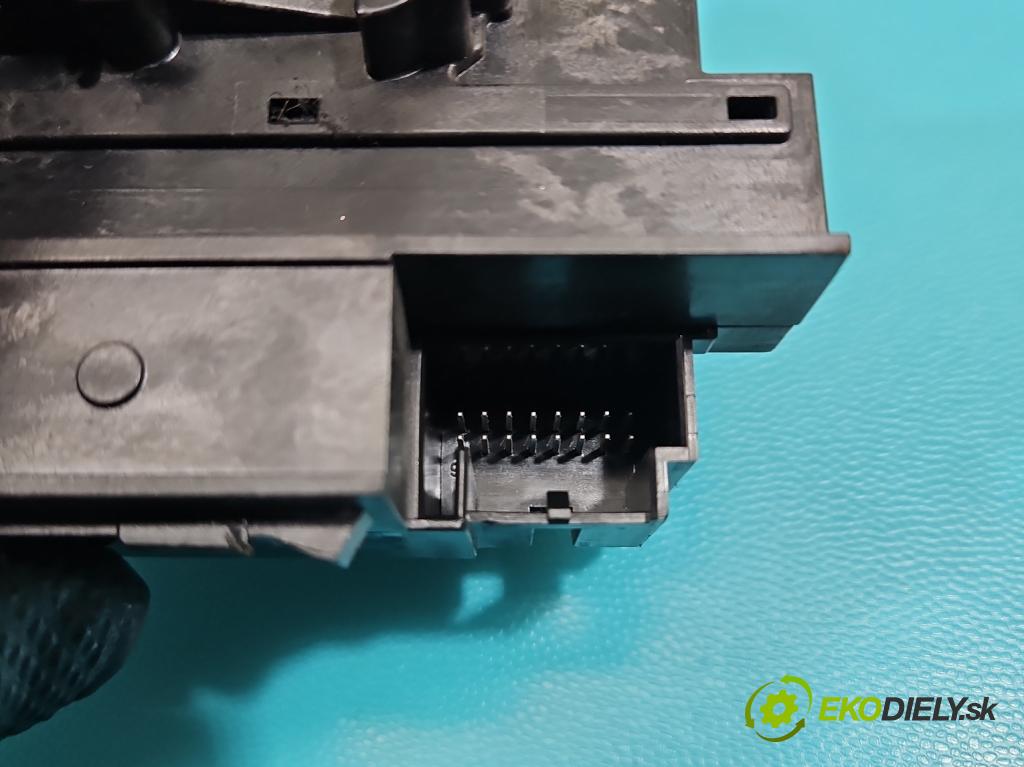 Vw Passat B7 2010-2014 2.0 tdi 140 HP automatic 103 kW 1968 cm3 5- Spínačka 3C0905843AE (Spínacia skrinka)